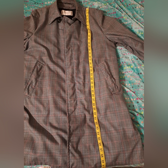 All Weather coat by Campus. Beautiful pattern,  excellent condition.  Warm - Picture 9 of 10